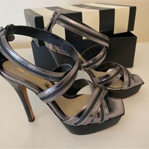 L.A.M.B. Metallic Silver Strappy Zipper Sandals Size 8 Edgy Goth Whimseygoth